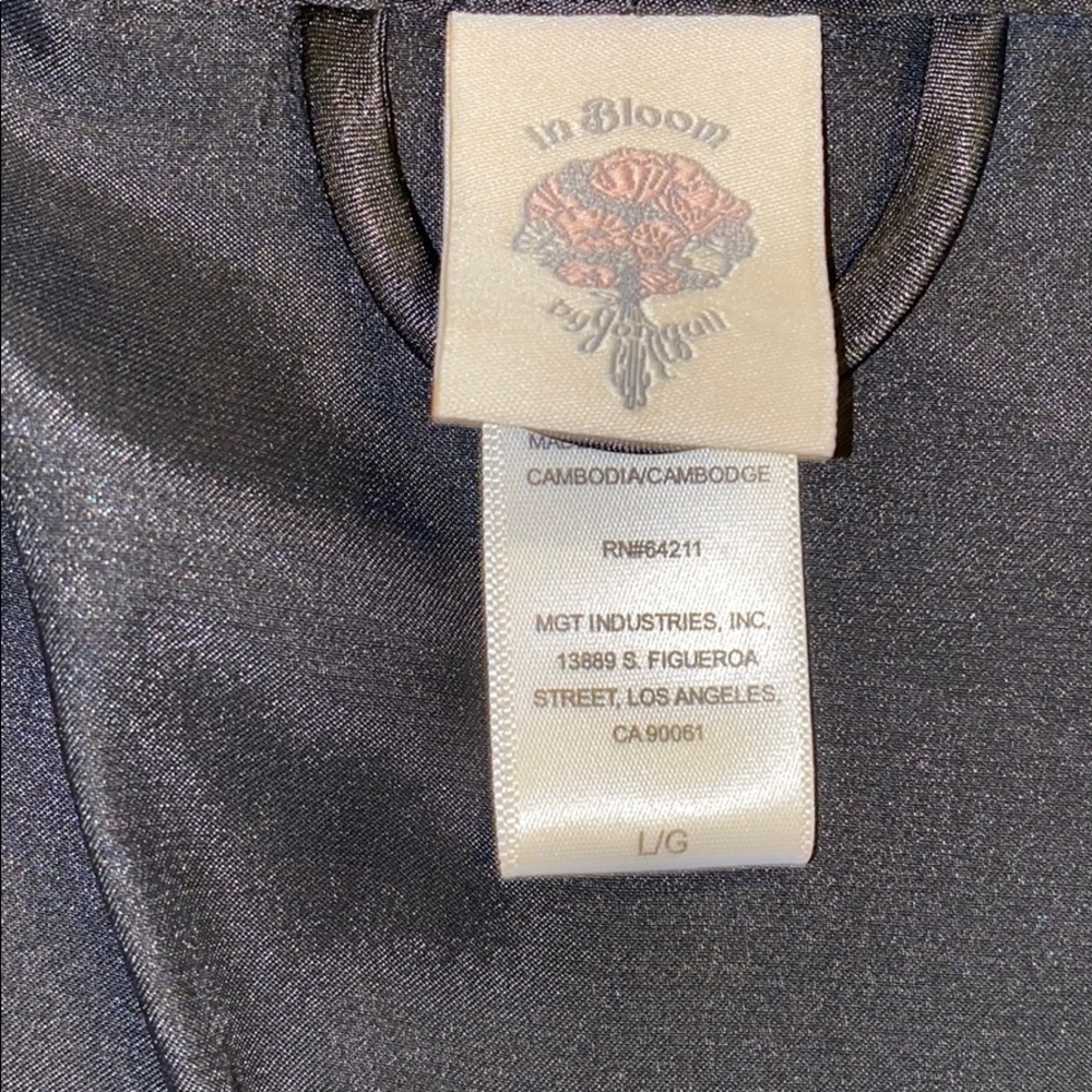 Robe - Picture 3 of 5